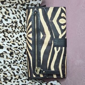 Nicole Miller animal print large wallet cream and black, crossbody bag used